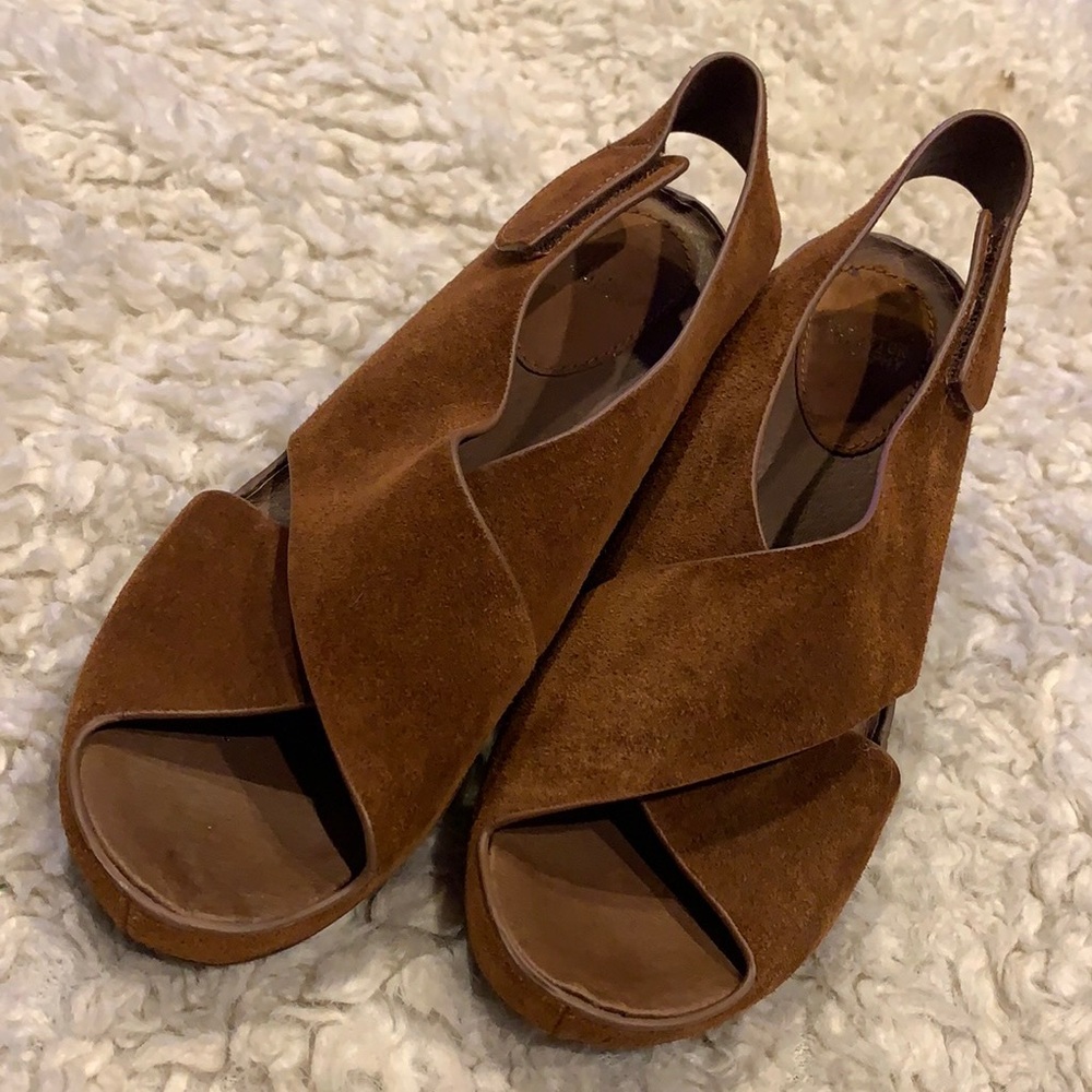 Johnston & Murphy Suede Wedge Sandals